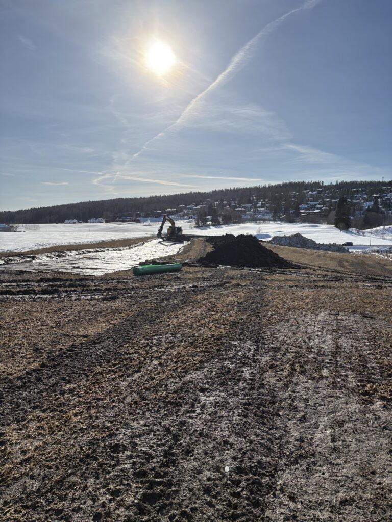 Arbeider med uttak og flytting av matjord